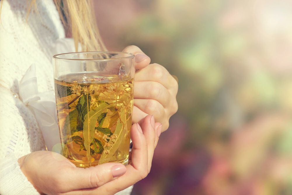 cele-mai-bune-ceaiuri-pentru-detoxifiere